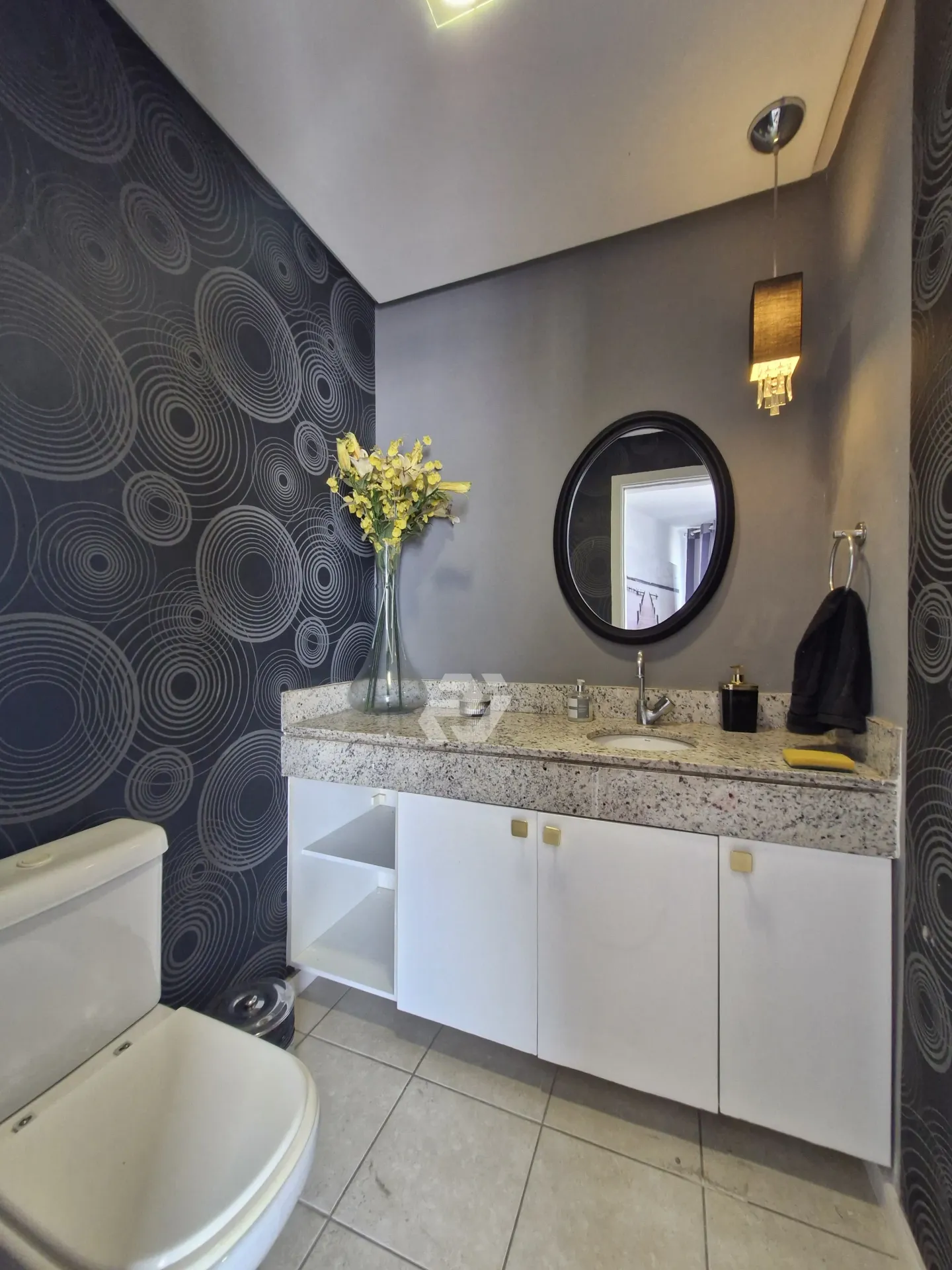 Furnished 4-bedroom apartment with building pool — photo 41