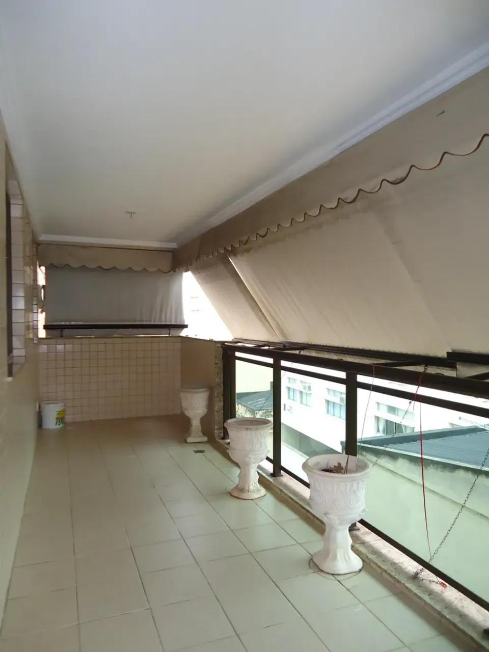 Wood or laminate floors in a 3-bedroom apartment, 107 m² — photo 15