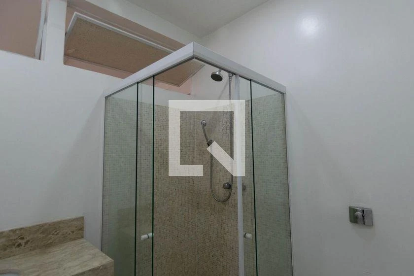 Rental apartment with 4 bedrooms and 4 bathrooms — photo 48