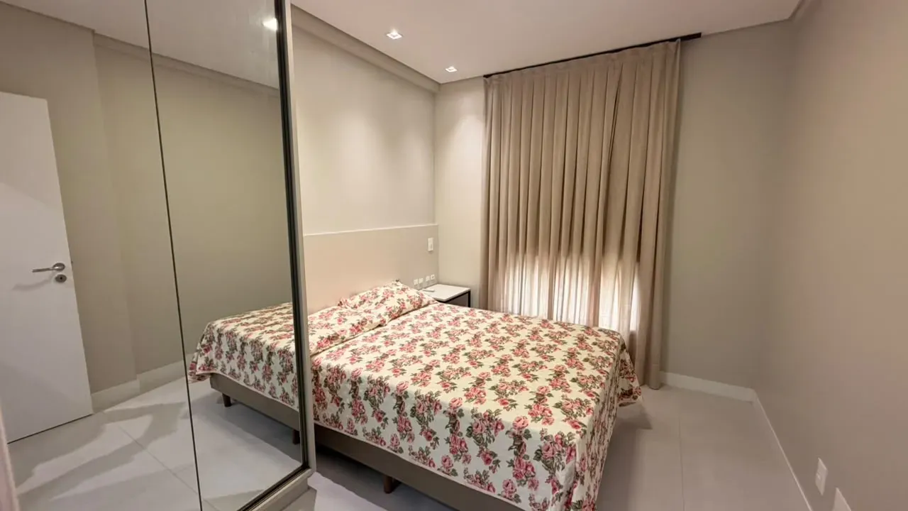 Furnished apartment with open-plan kitchen and 3 en-suites — photo 4
