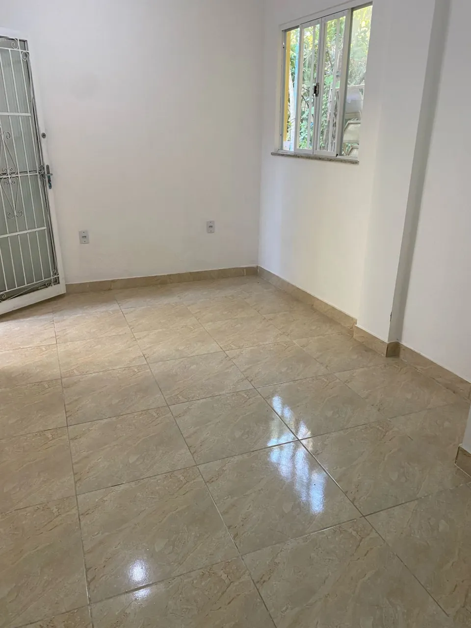 House with 2 bedrooms and 1 parking spot, enclosed kitchen — photo 13
