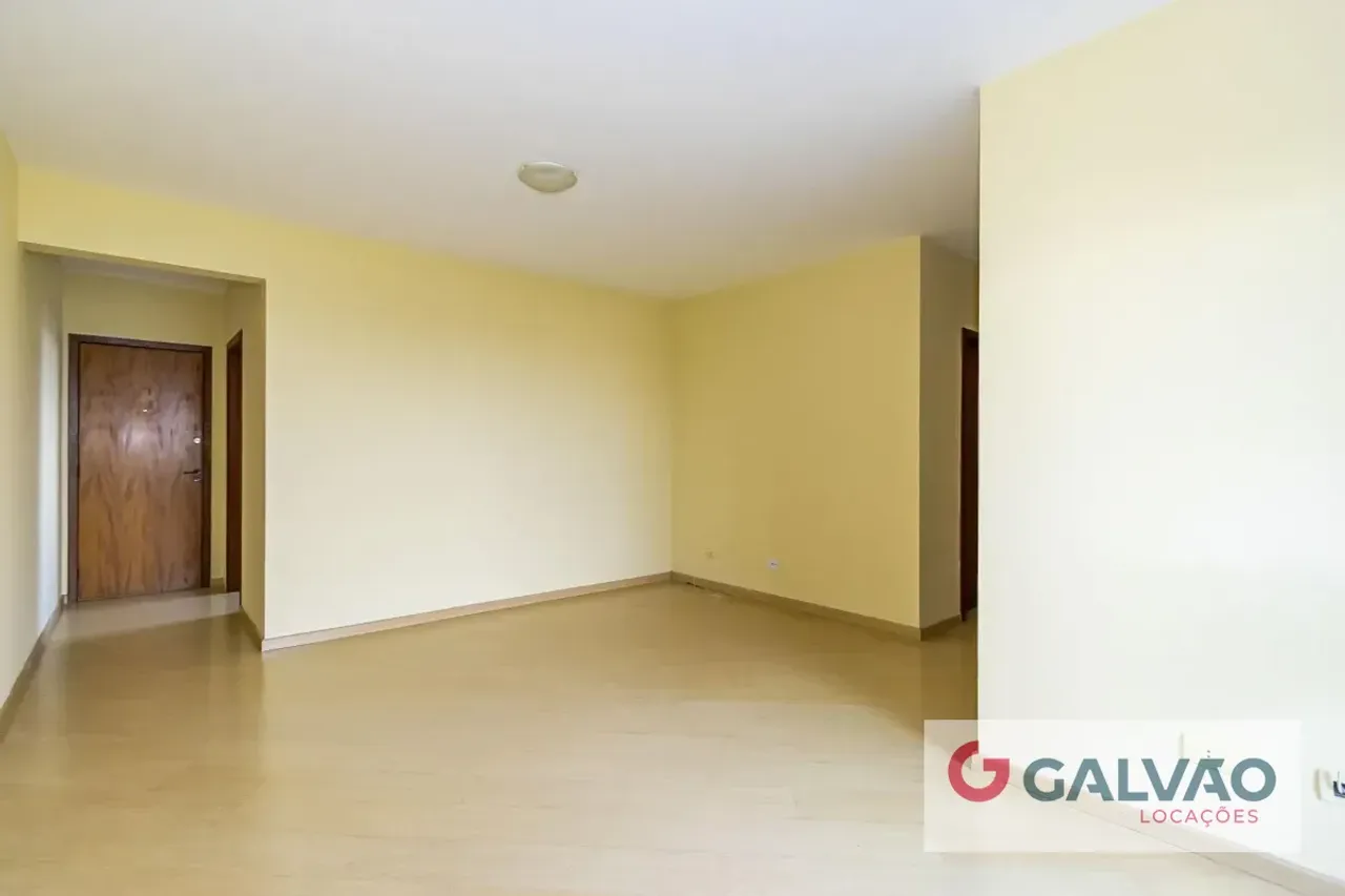Balcony with a grill in a 3-bedroom apartment, 87 m² — photo 14