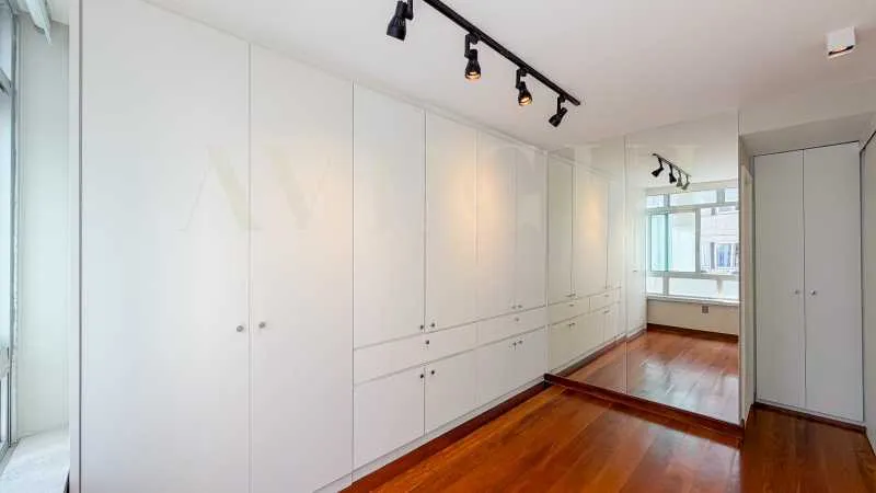 Floor-to-ceiling windows in a 7-bedroom apartment, 465 m² — photo 25