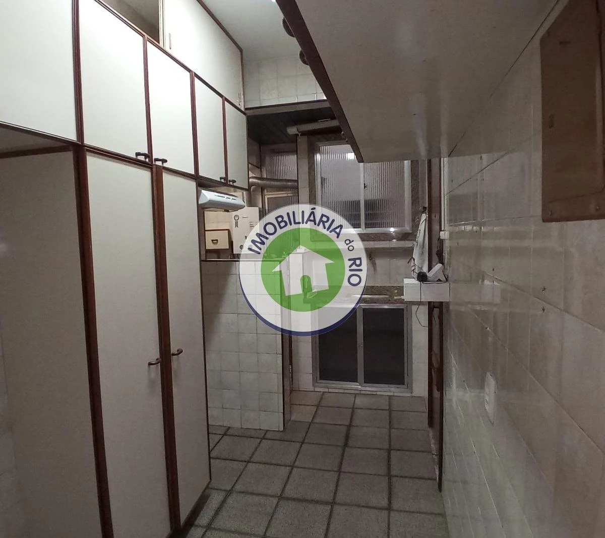 3-bedroom, 2-bath apartment with no parking space — photo 31