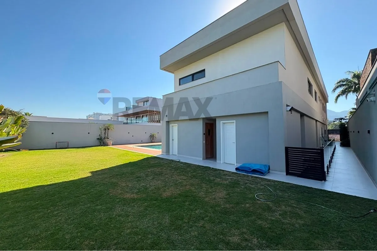 Furnished house with 5 en-suite bedrooms and private BBQ — photo 36