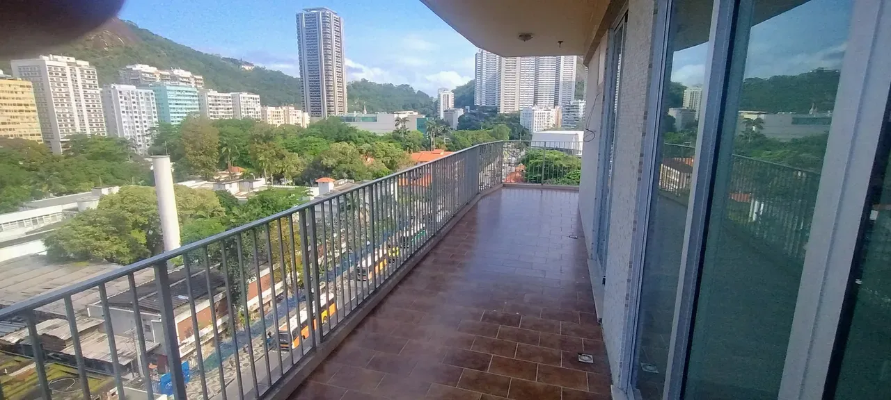 90 m² apartment with 2 bedrooms and a balcony — photo 9