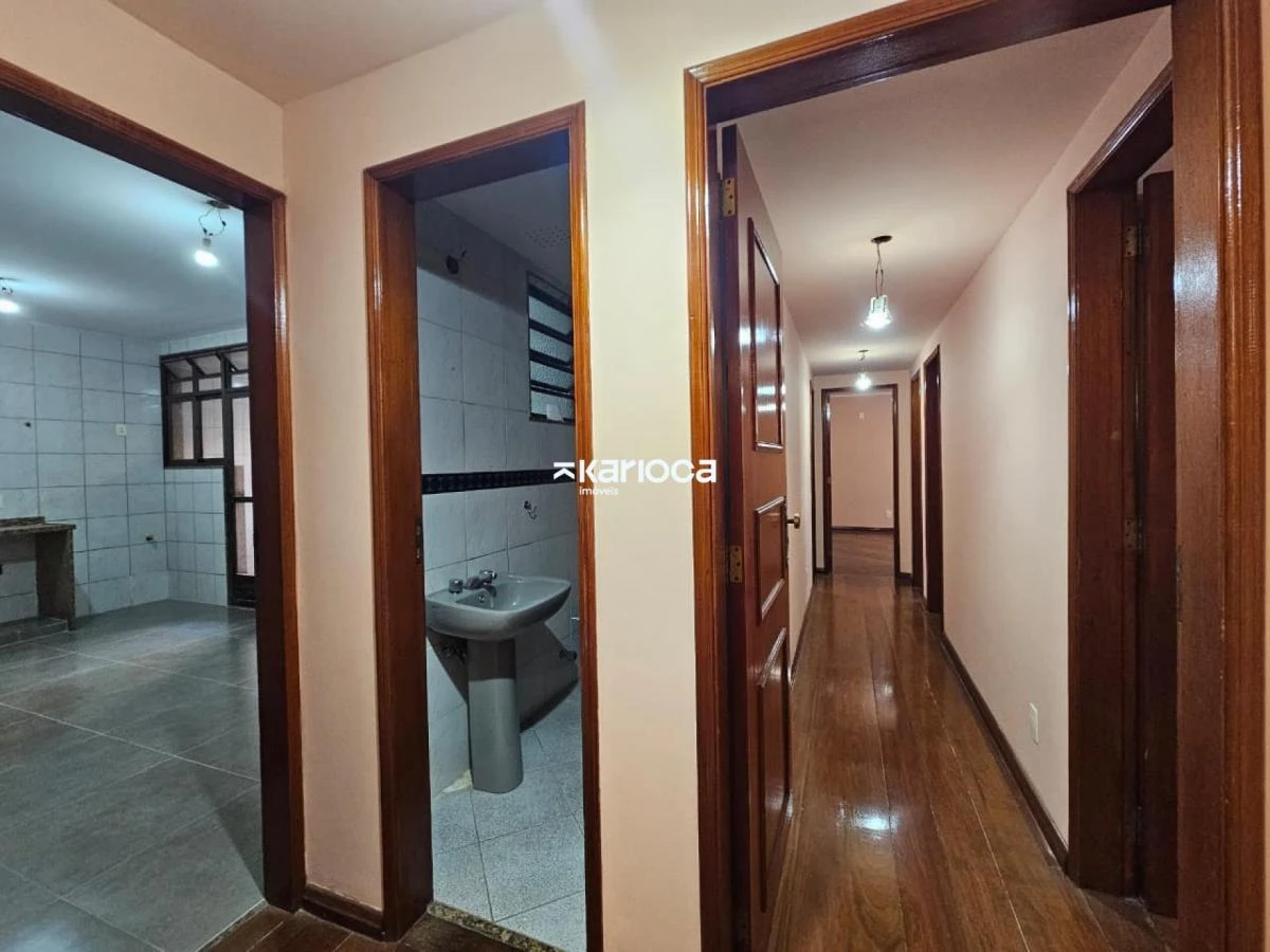 Apartamento de 4 quartos com 3 banheiros e vista — photo 33