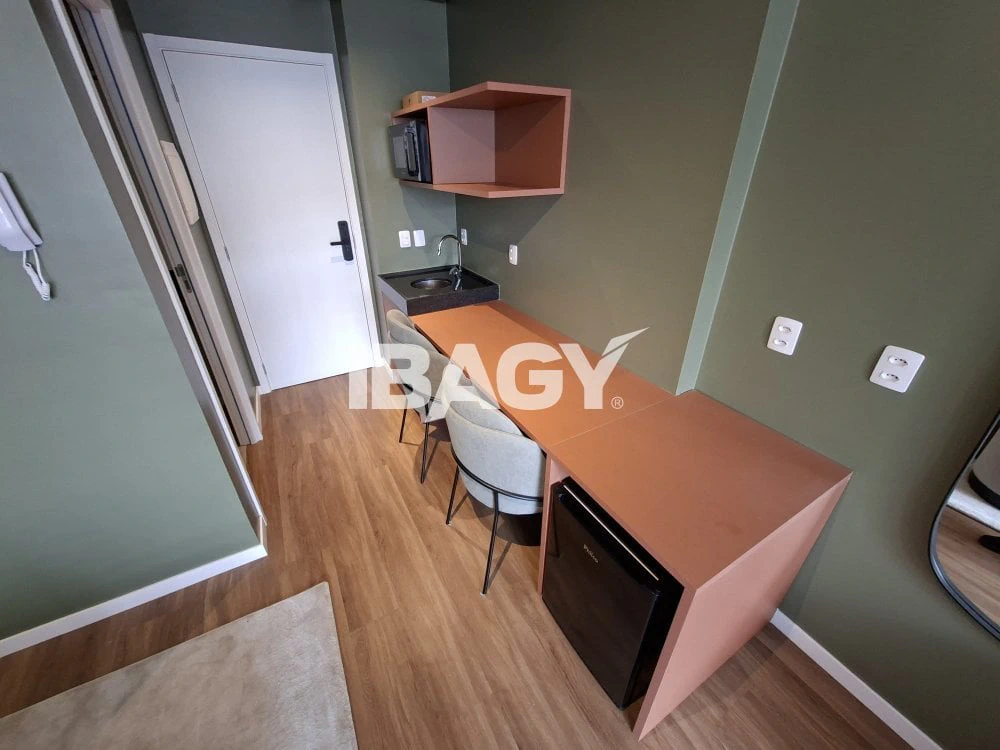 30 m² apartment with 1 bedroom and tall windows — photo 23