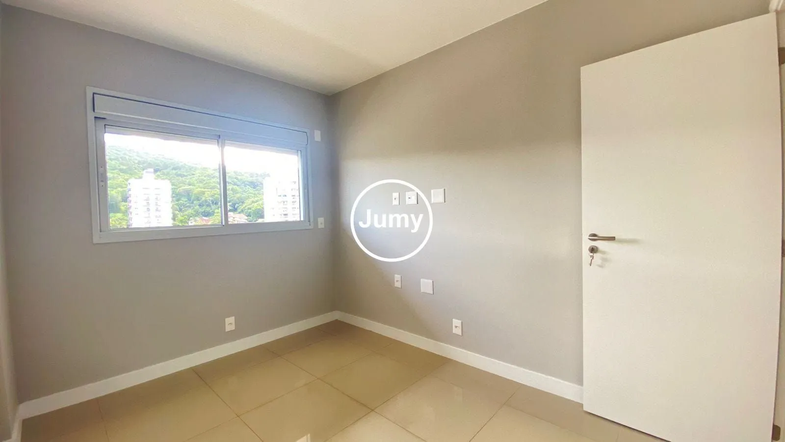 Apartamento de 2 quartos em condomínio com piscina — photo 21