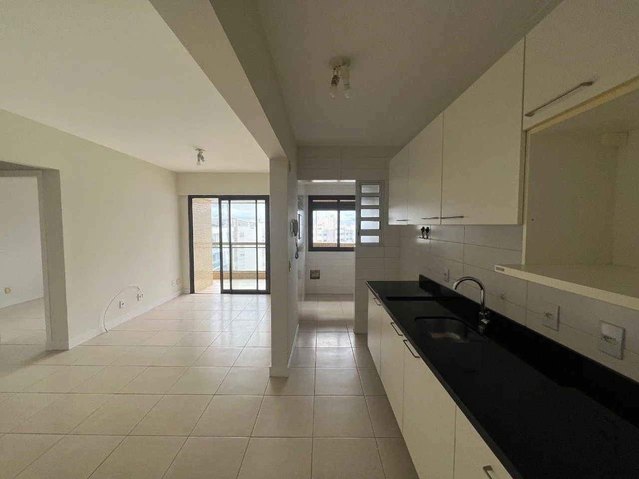 Apartment with 2 bedrooms, 1 suite, and 2 parking spaces