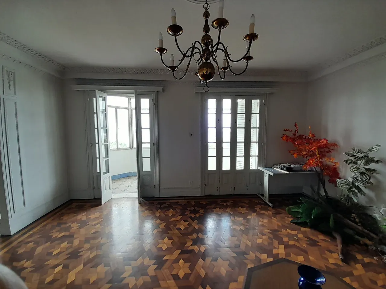 Apartment on the 9th floor with a glass-enclosed balcony — photo 6