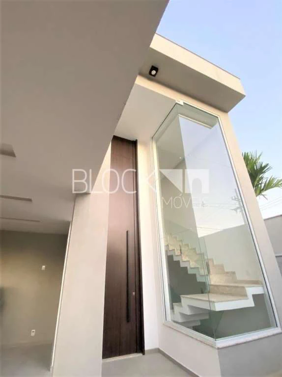 Condominium house with 4 en-suite rooms and open kitchen — photo 22