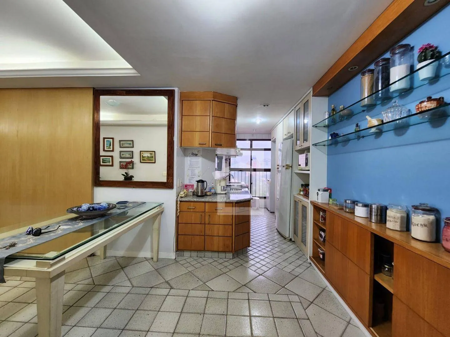 Furnished 3-bedroom apartment with 4 bathrooms — photo 38