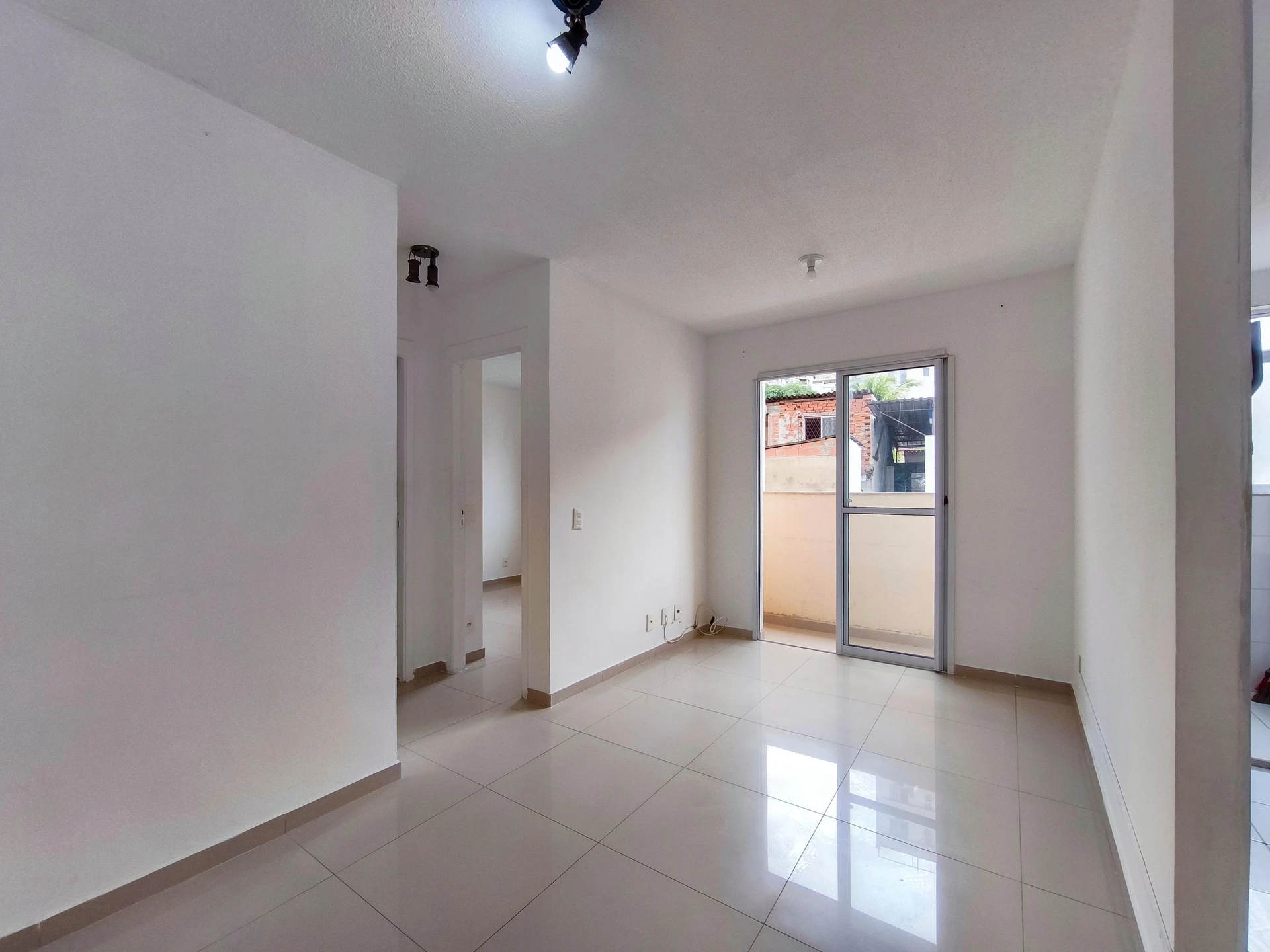 Apartamento de 2 quartos em condomínio com piscina — photo 32