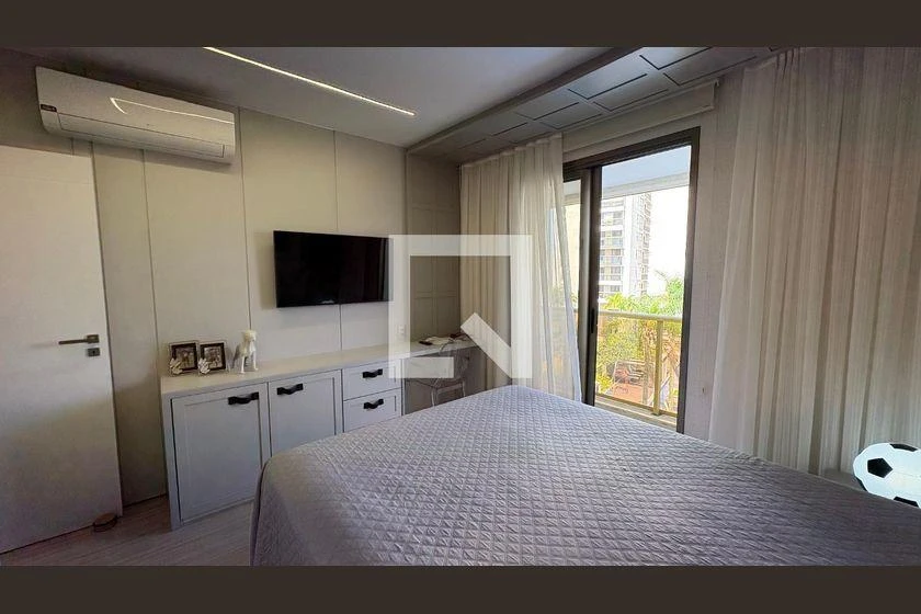 Apartment, 217 m², with a glass-enclosed balcony — photo 25
