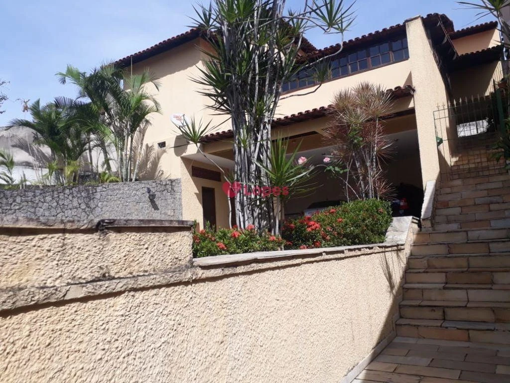 Mountain view in a 4-bedroom house, 431 m² — photo 12