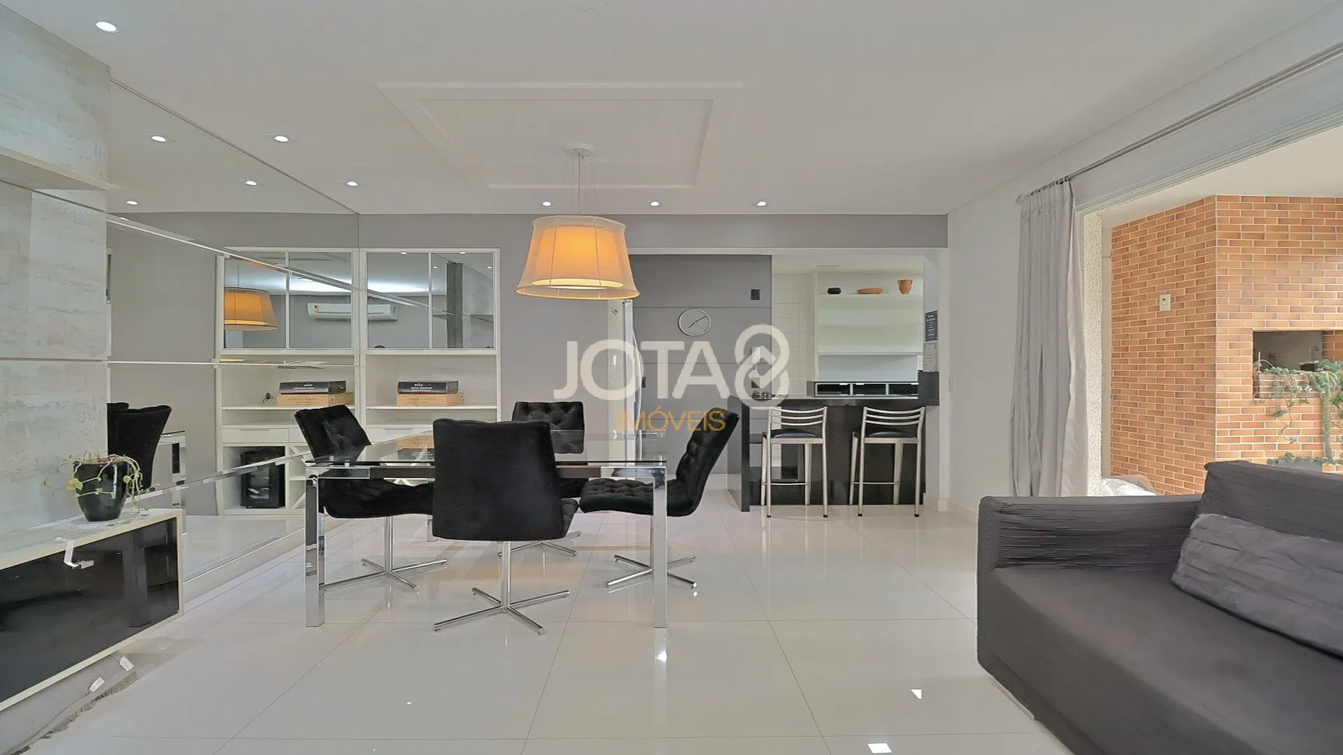 3-bedroom apartment with 185 m² and private BBQ space