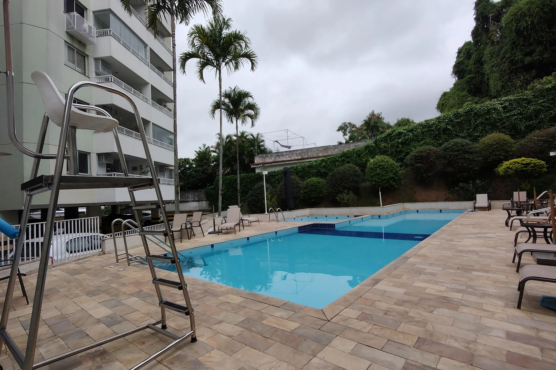Furnished apartment with 3 bedrooms and 2 parking spots — photo 14