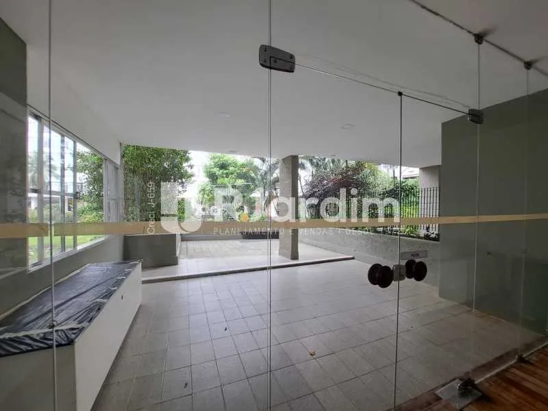Furnished 4-bedroom apartment with 4 baths, 133 m² — photo 26