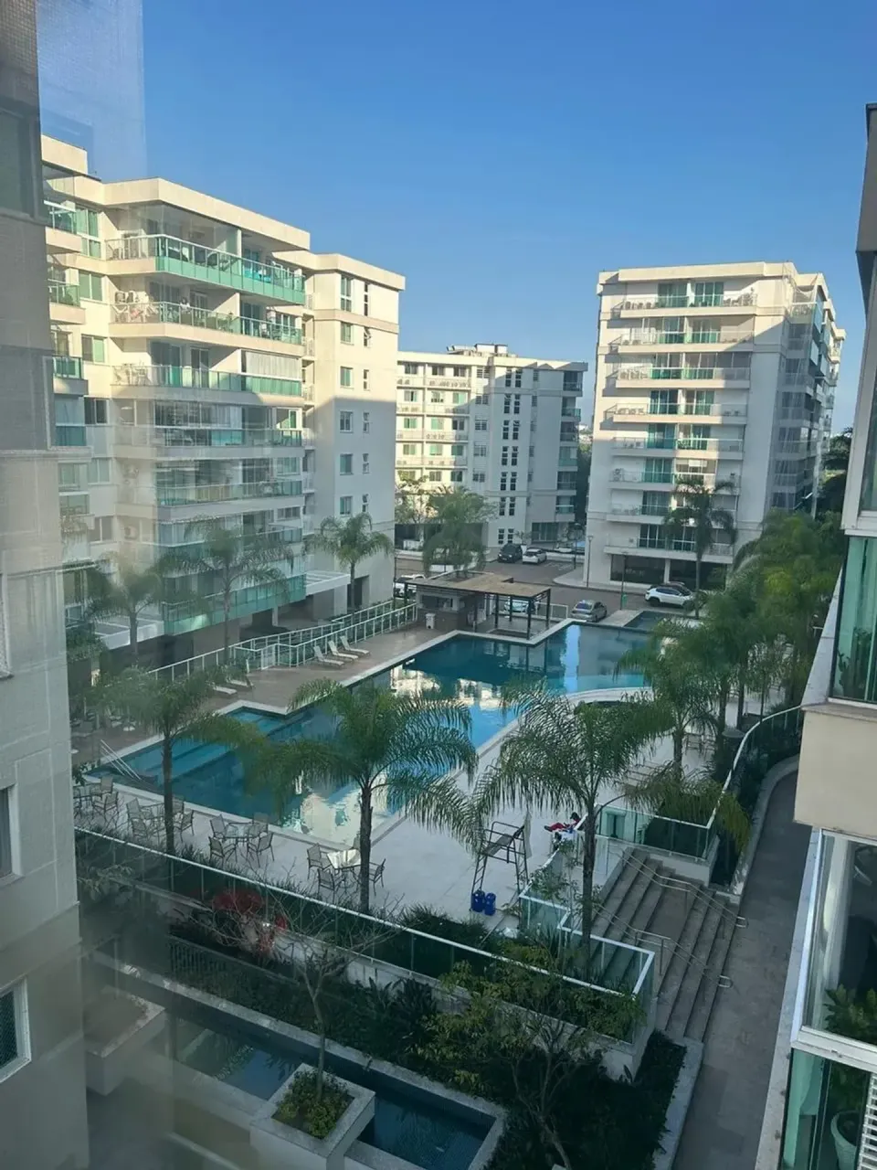 Furnished apartment with 3 bedrooms and 3 bathrooms — photo 17