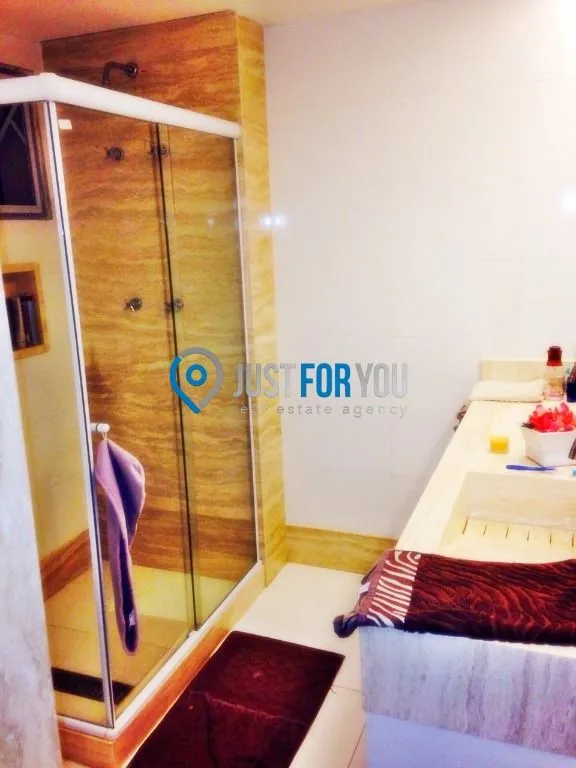 3-bedroom duplex with 4 bathrooms and 189 m² — photo 25