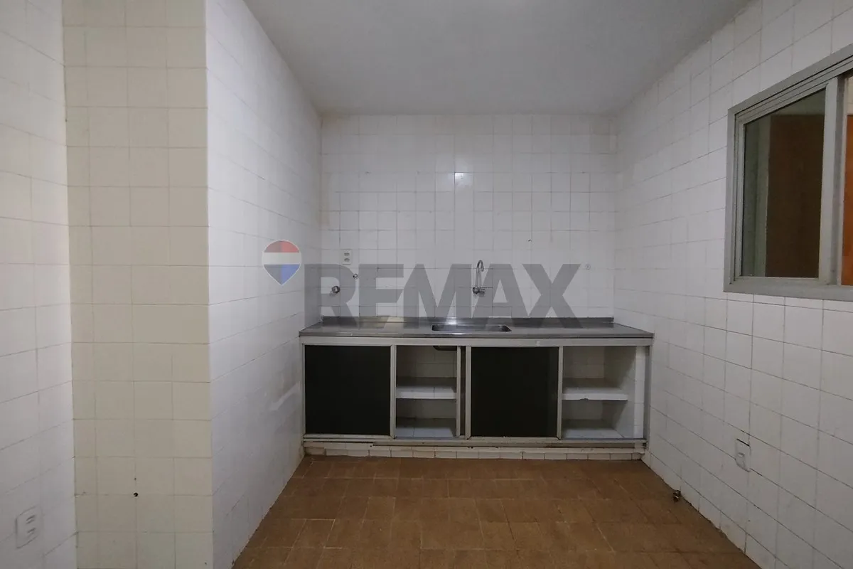 3-bedroom apartment with a closed kitchen and 160 m² — photo 9