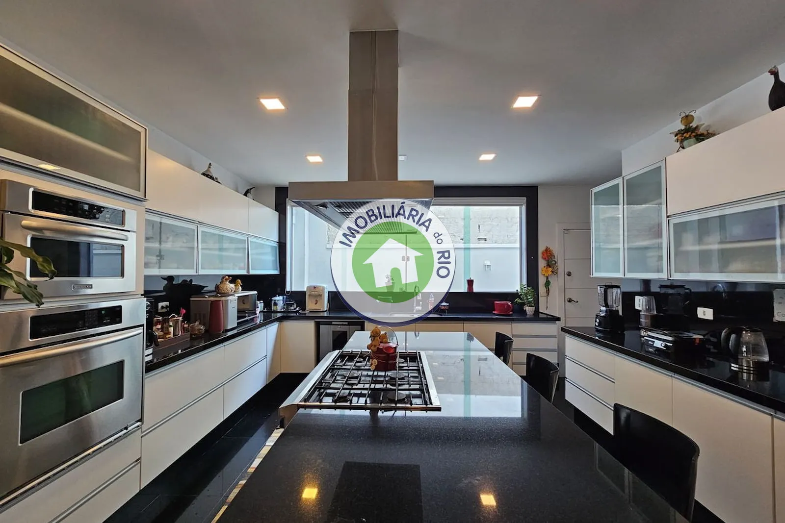 Casa com 5 quartos e 5 banheiros, cozinha fechada — photo 40