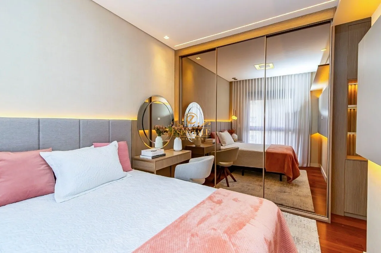 Furnished 186 m² apartment with 3 en-suite bedrooms — photo 14