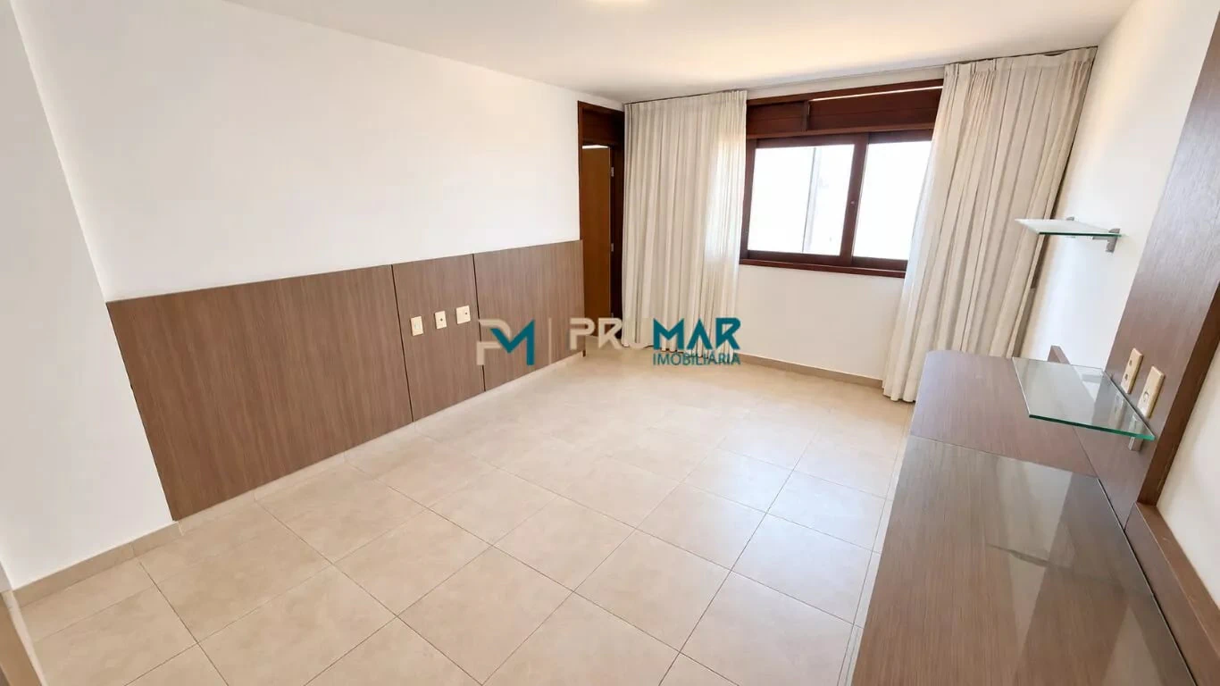 4 quartos e vista para a água: casa de 370 m² — photo 21