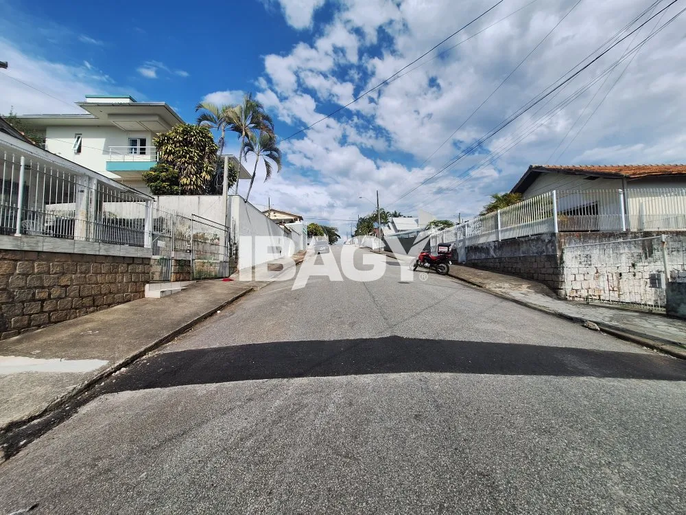 House with 4 bedrooms and 2 bathrooms, 100 m² — photo 27