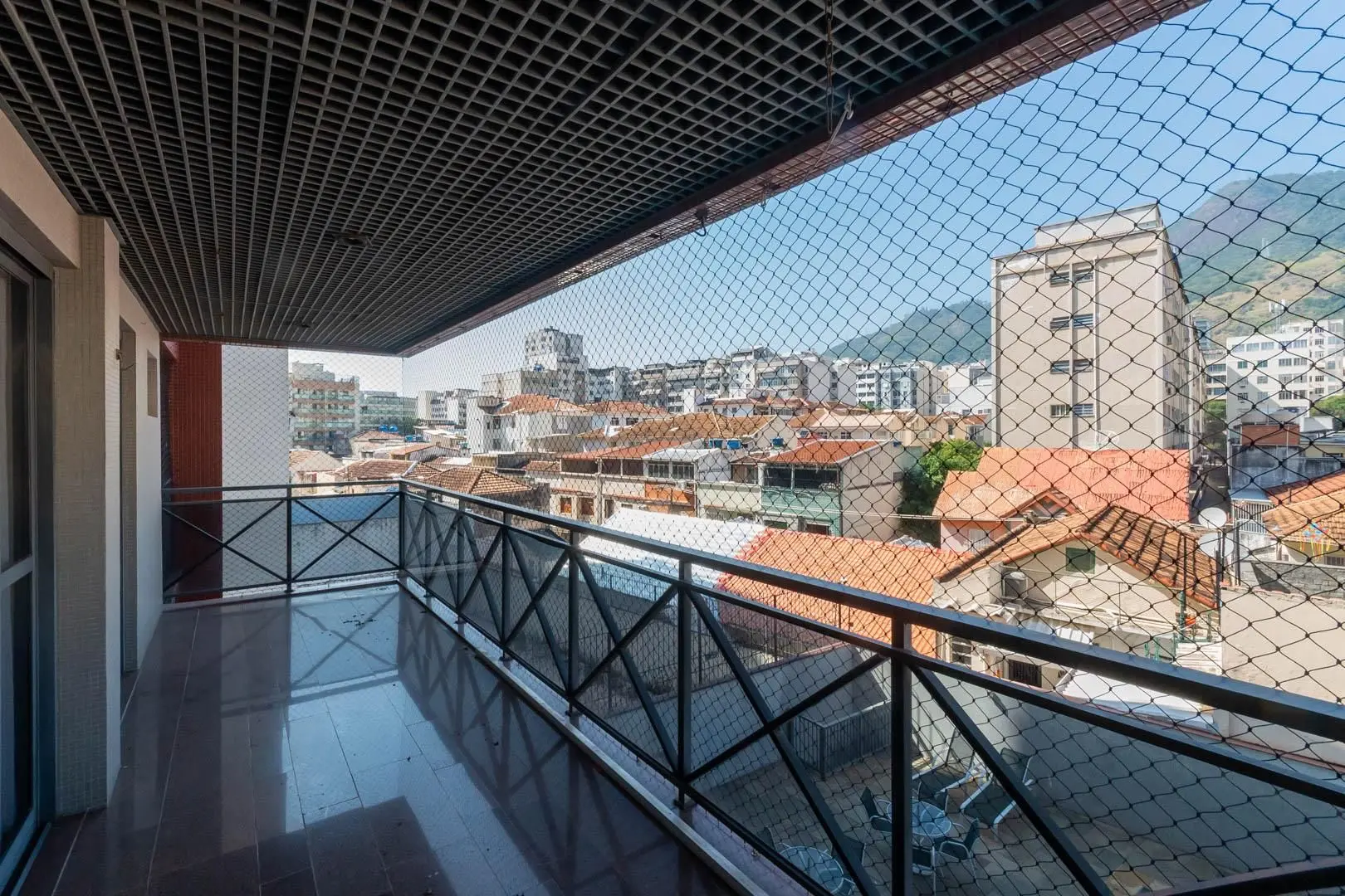 Apartamento mobiliado com 4 quartos e 2 vagas