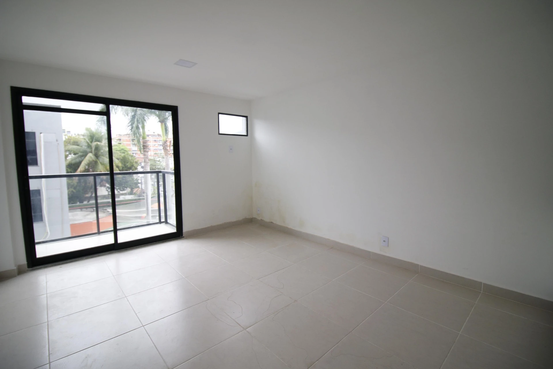 Apartamento de 1 dormitorio con cocina abierta y balcón — photo 6