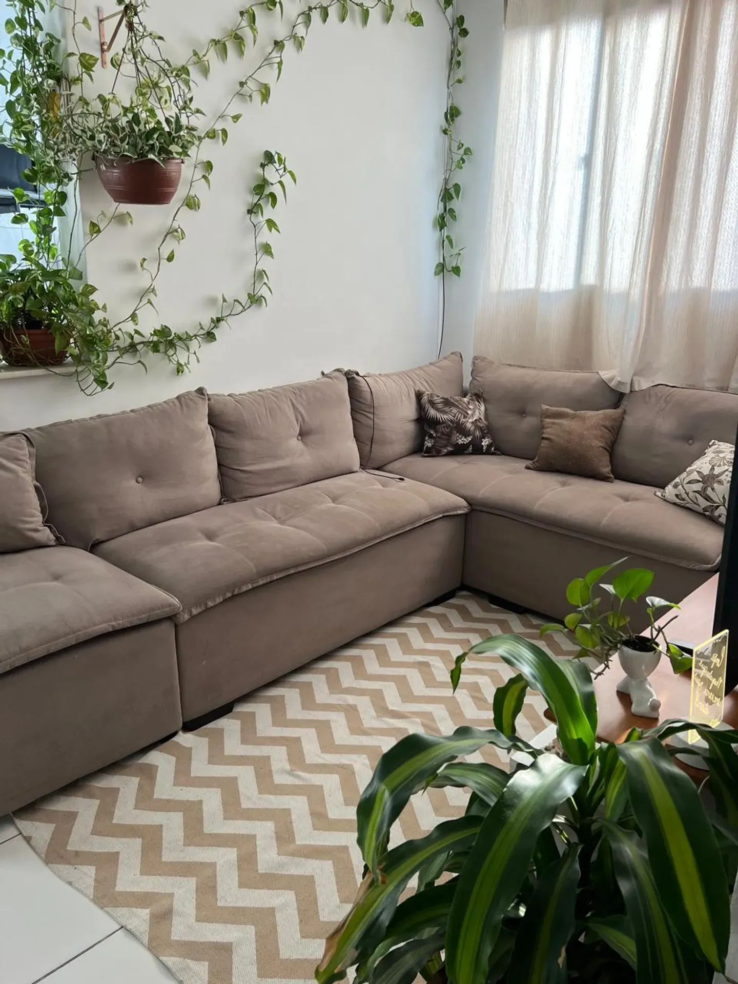 Apartamento mobiliado de 2 quartos em condomínio com piscina — photo 2
