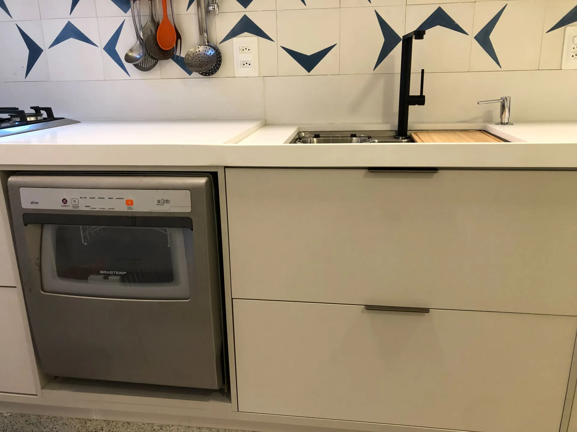 Apartamento sem mobília com 3 quartos e 3 banheiros — photo 26