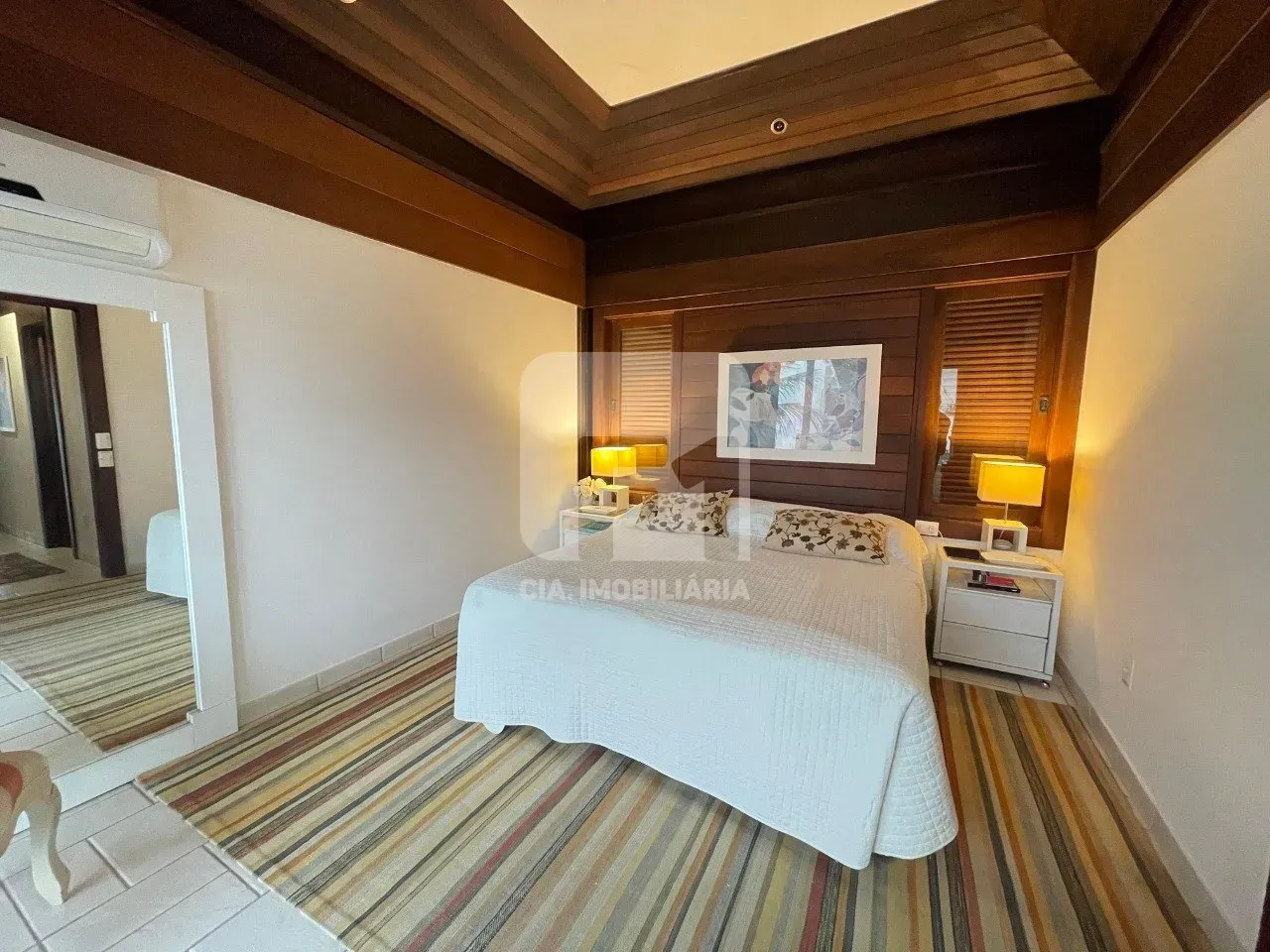 Furnished 350 m² house with 6 bedrooms and 3 suites — photo 19