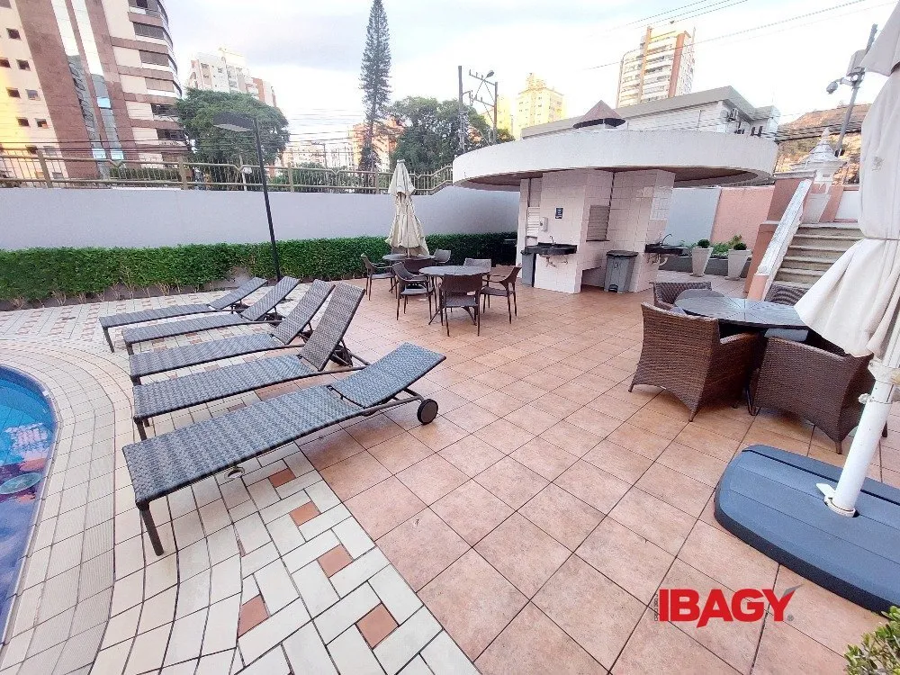 Furnished 3-bedroom apartment with integrated kitchen — photo 44