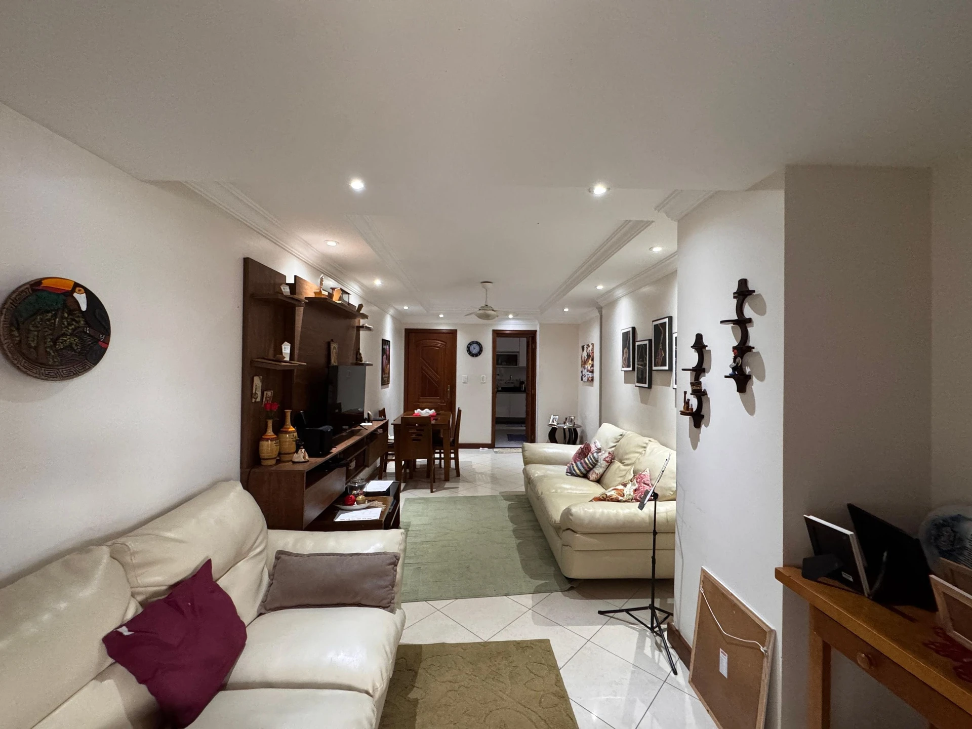 Walk-in closet in a 3-bedroom apartment, 130 m² — photo 18