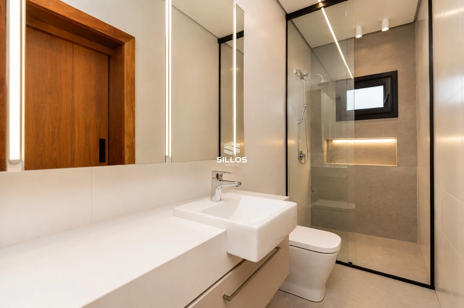 Condominium house with 5 bedrooms and 4 en-suites with balcony — photo 27