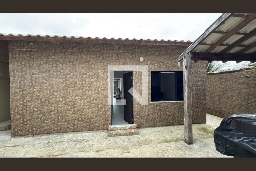 Balcony with a grill in a 2-bedroom house, 90 m² — photo 17