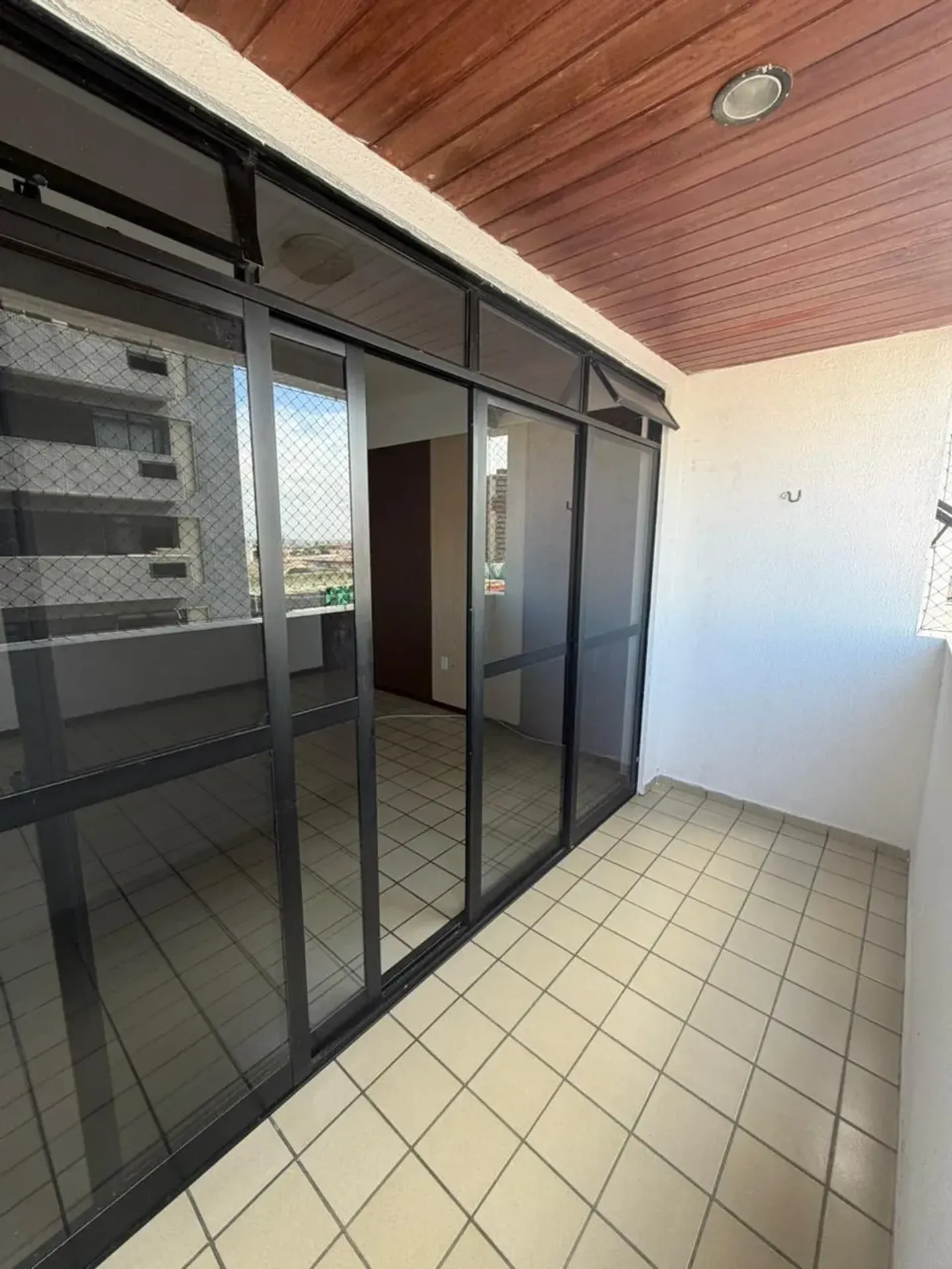 Квартира 110 м² з 3 спальнями та балконом — photo 7