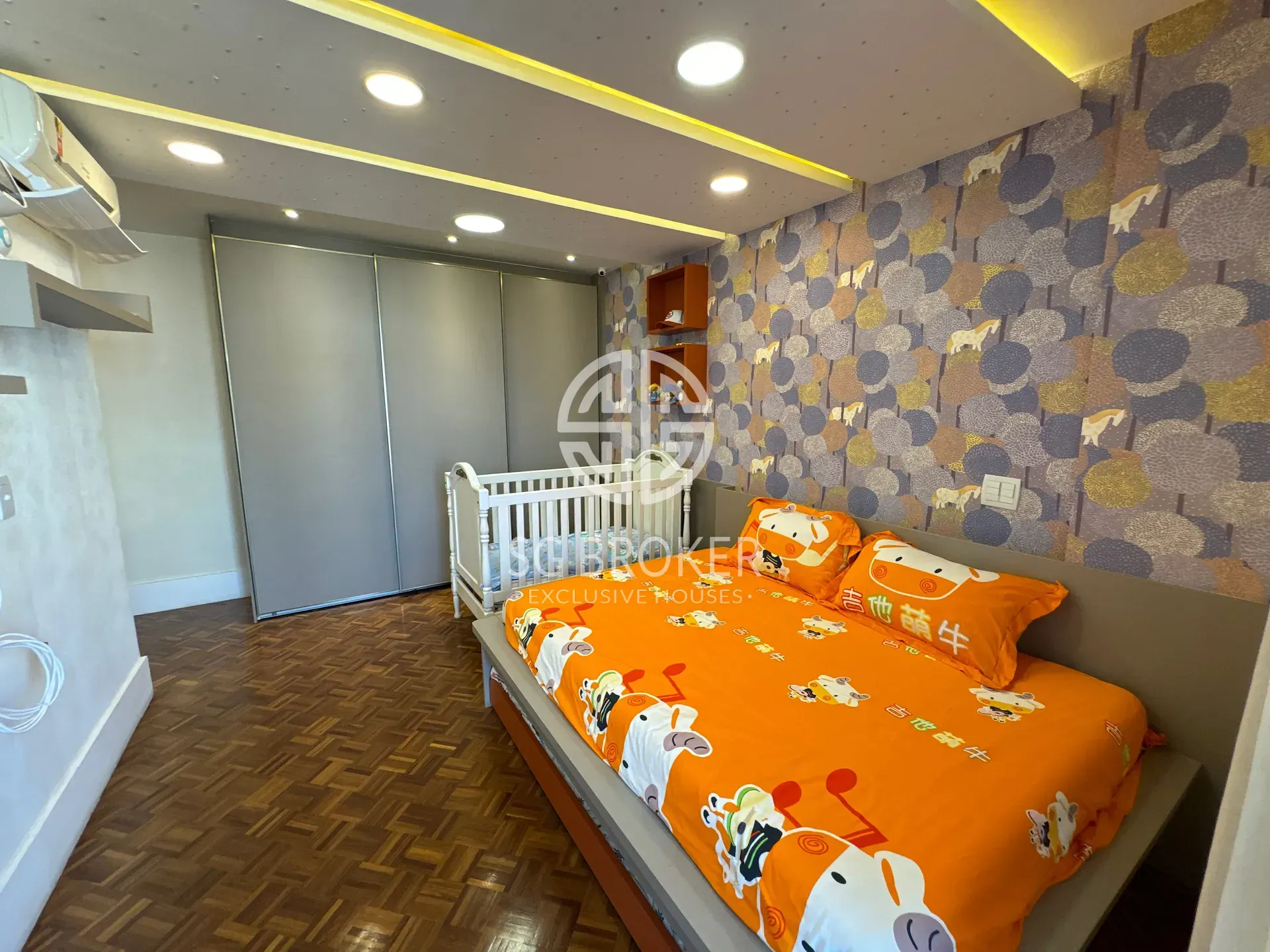 Furnished apartment with open-plan kitchen and 4 bedrooms — photo 44
