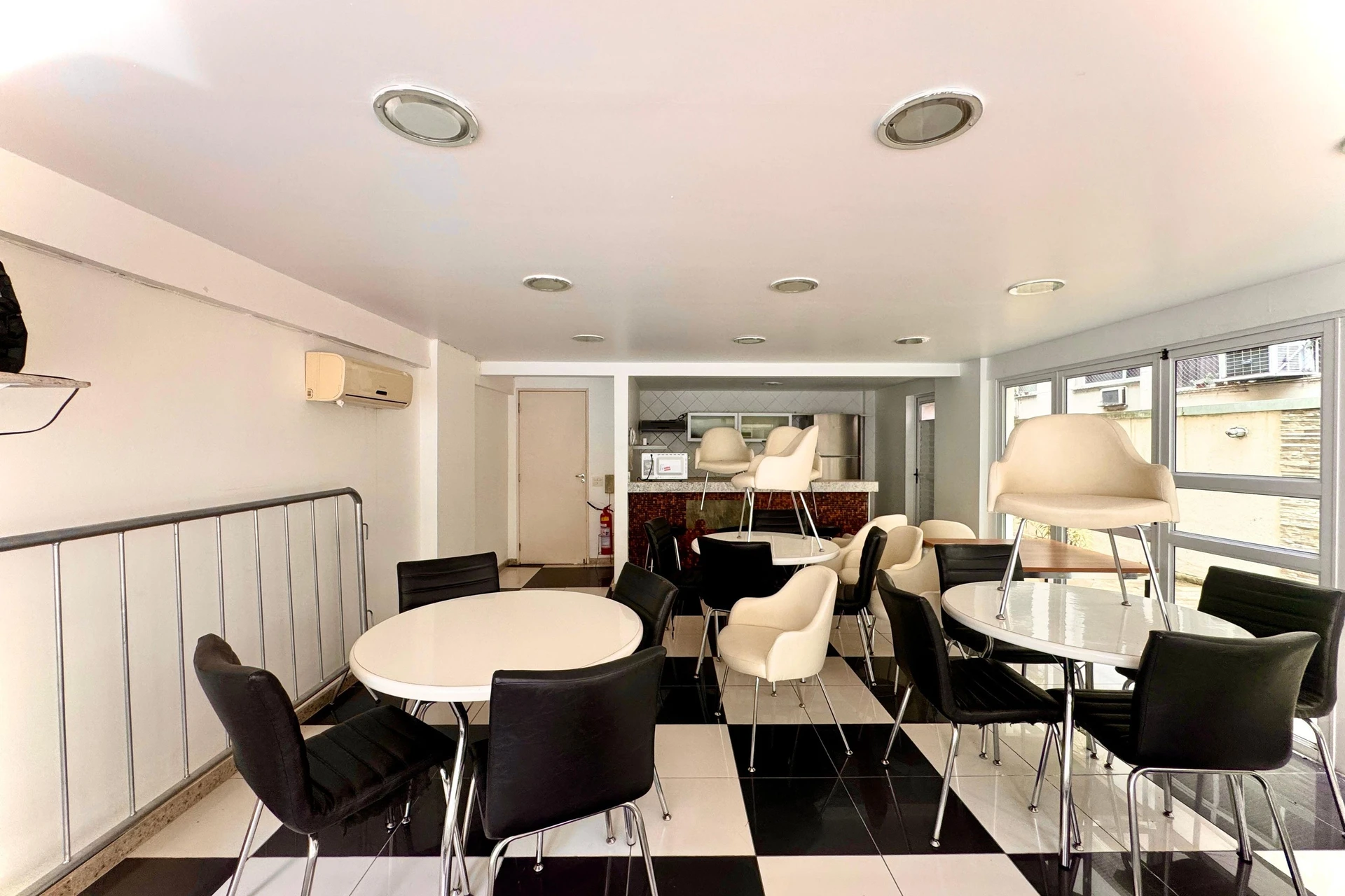2-bedroom apartment with floor-to-ceiling windows — photo 19