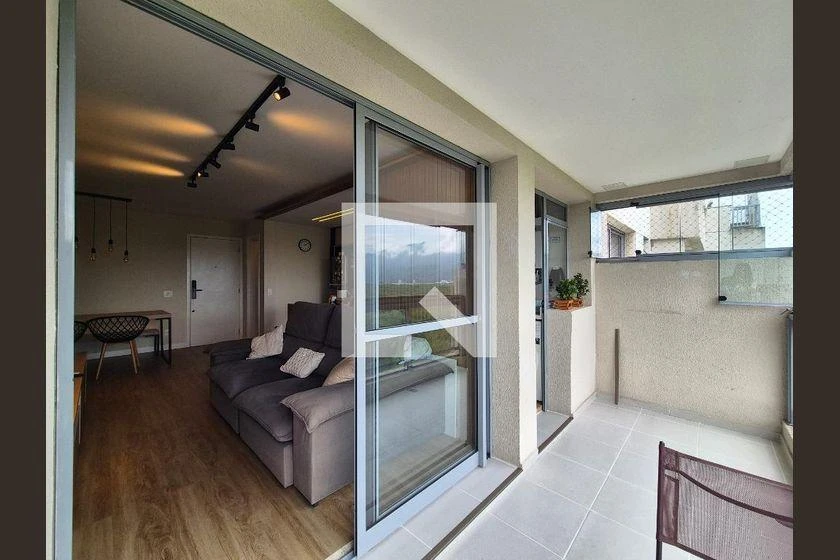 Glass-enclosed balcony in a 2-bedroom apartment, 82 m² — photo 9