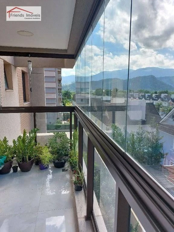 4-bedroom apartment in a building with a sauna — photo 11
