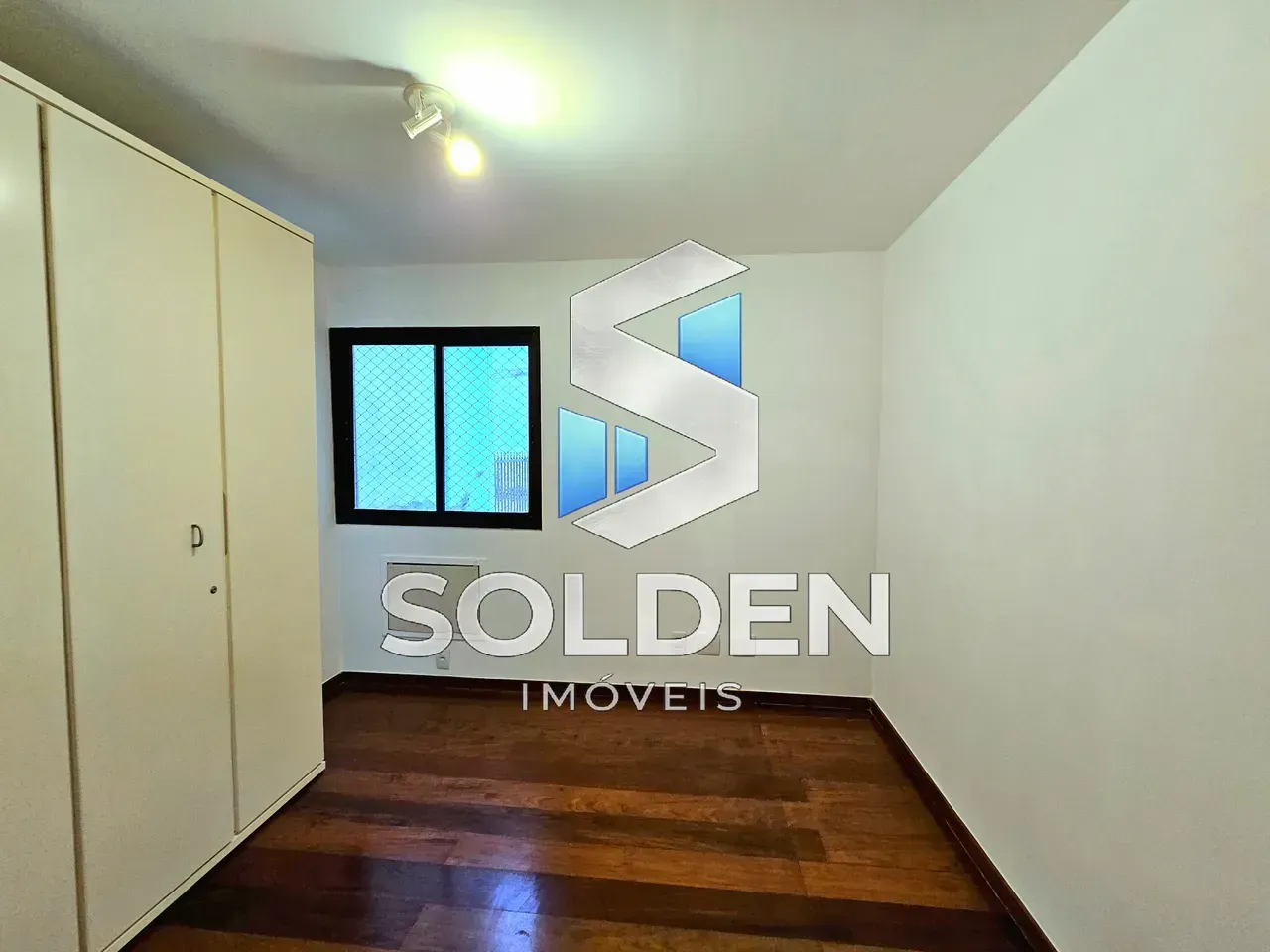 3-bedroom apartment with glass-enclosed balcony and 4 baths — photo 12