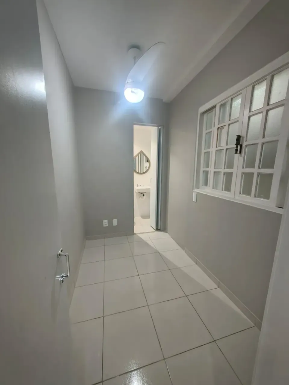 3-bedroom apartment with 3 bathrooms and glass balcony — photo 14