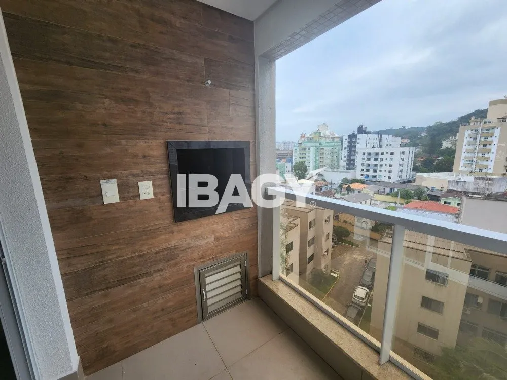 2-bedroom apartment in a building with a gym — photo 10