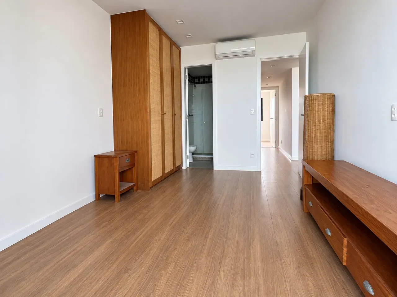 2-bedroom apartment in a building with a sauna — photo 13