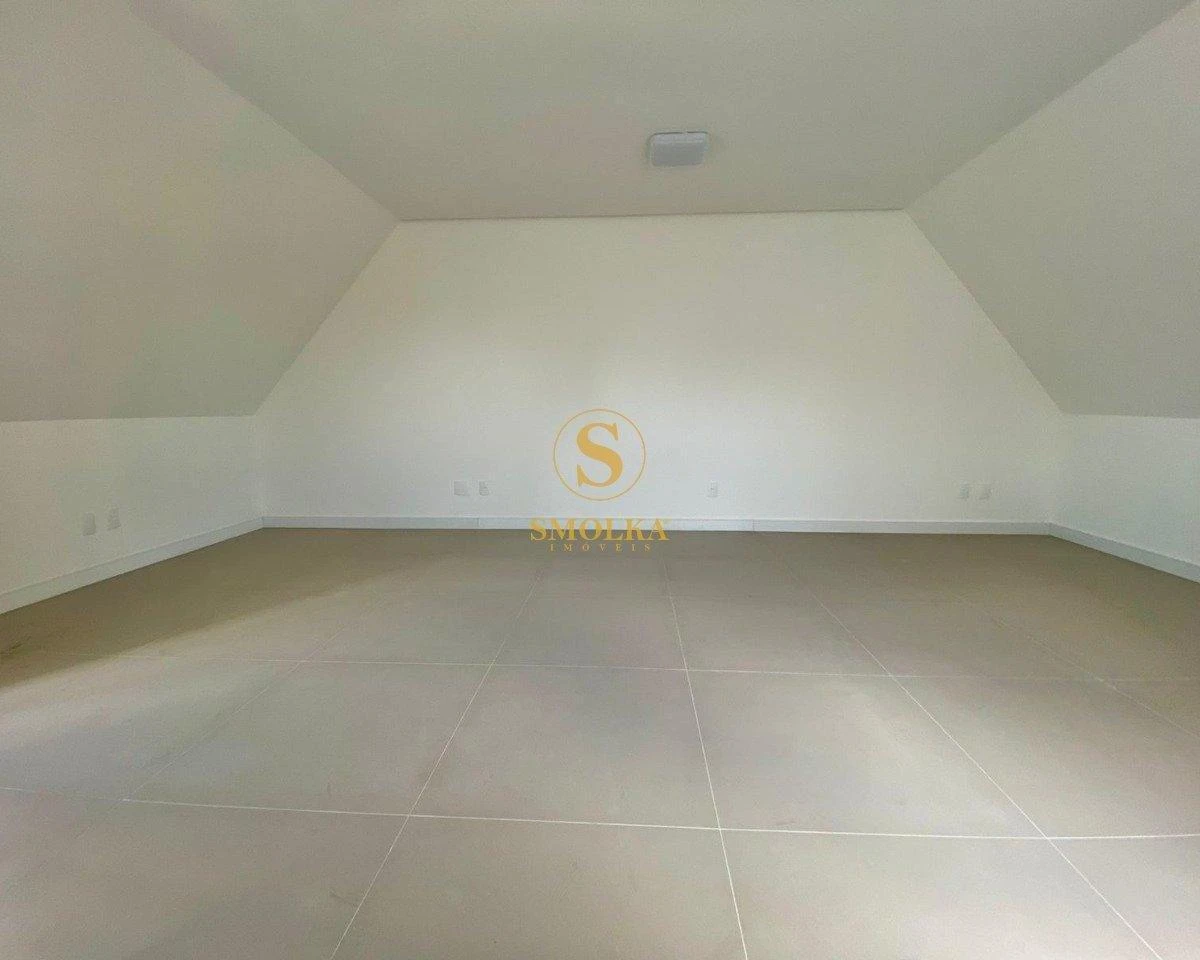 184 m² rental home with 4 en-suite bedrooms — photo 33