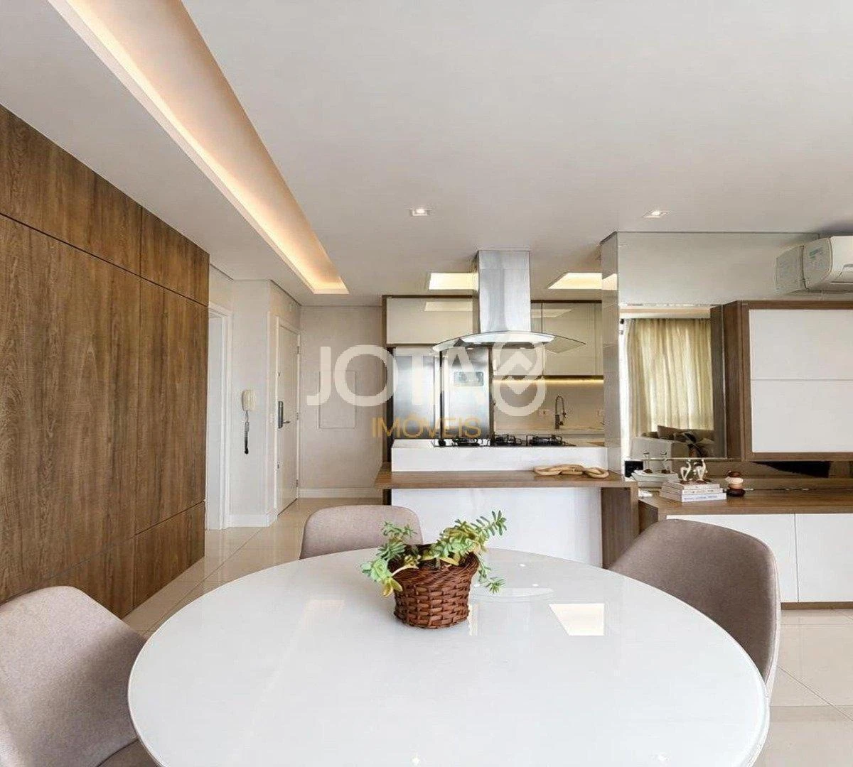 Floor-to-ceiling windows in a 3-bedroom apartment, 150 m² — photo 2